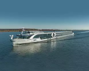 Riviera Radiance ship exterior