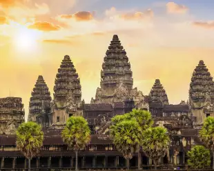 Beautiful sunrise at Ankor Wat temple complex in Siem Reap, Cambodia