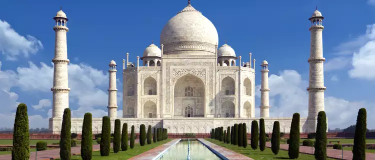Taj mahal on a bright day in Agra, India