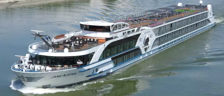 Exterior of the Jane Austen cruise ship sailing 